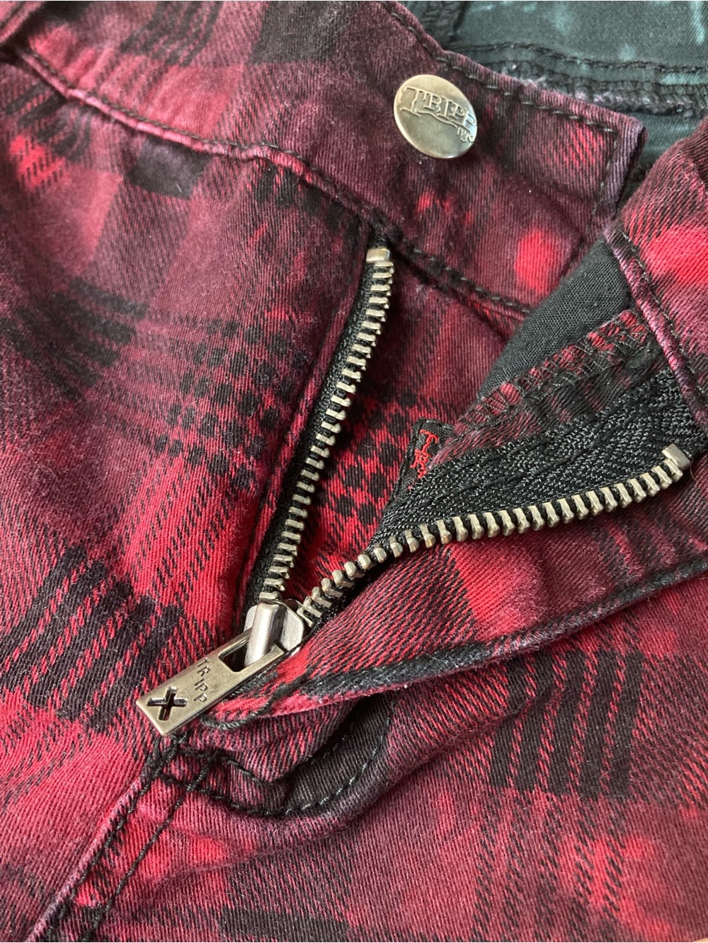 Tripp NYC red plaid distressed tie dye pants jeans Punk grunge goth size 18 - Picture 12 of 16